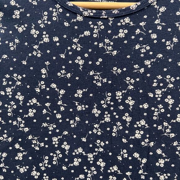 Hollister Tee - Picture 2 of 5